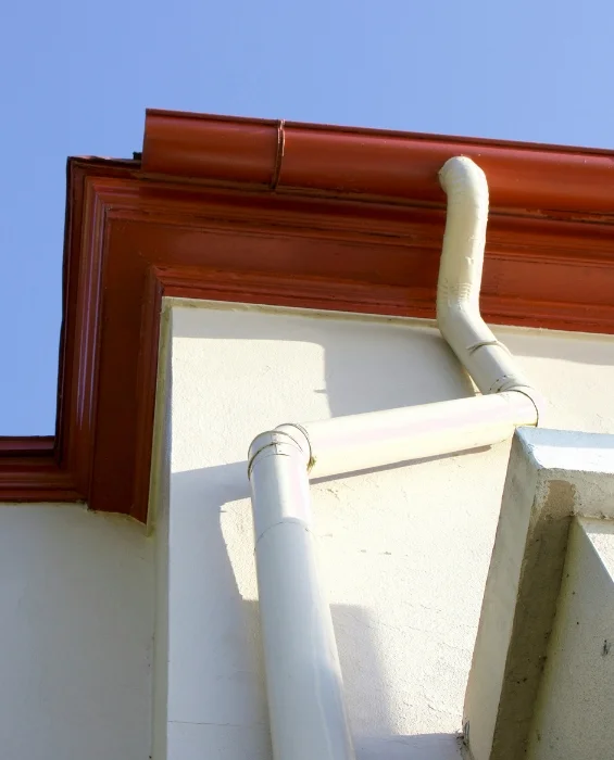 Gouttière et descente d'eaux pluviales zinguerie en Gironde et Charente-Maritime