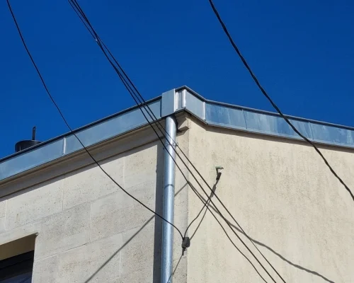 Installation zinguerie et descente d'eaux pluviales - Réalisation Qualit'Toiture