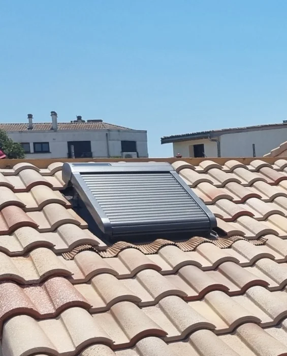 Pose de fenêtre de toit Velux - Couvreur zingueur Gradignan Jonzac