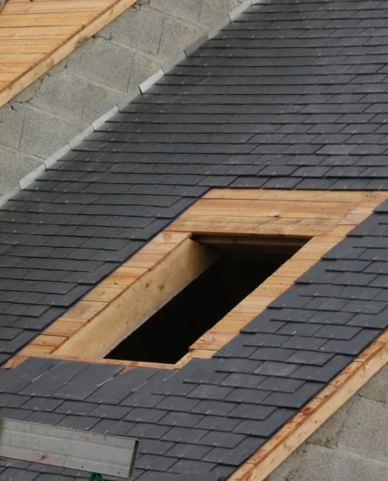 Remplacement fenêtre de toit Velux - Couvreur zingueur Gradignan et Jonzac